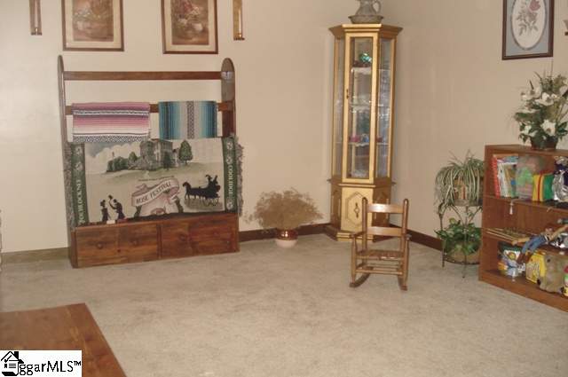 213 Fairway Estates Road Greer, SC 29651 - Photo 3 of 25 Gallery Image 3