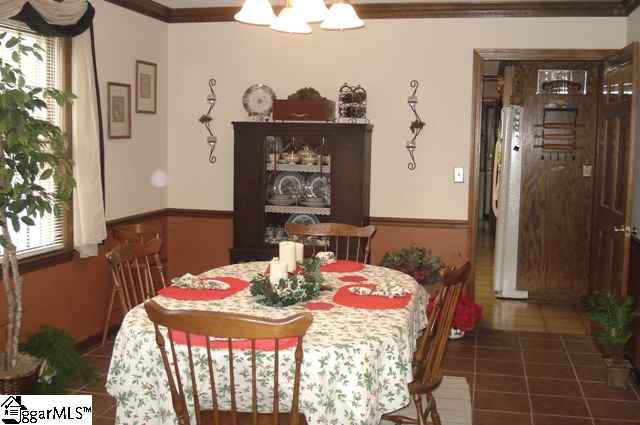 213 Fairway Estates Road Greer, SC 29651 - Photo 6 of 25 Gallery Image 6