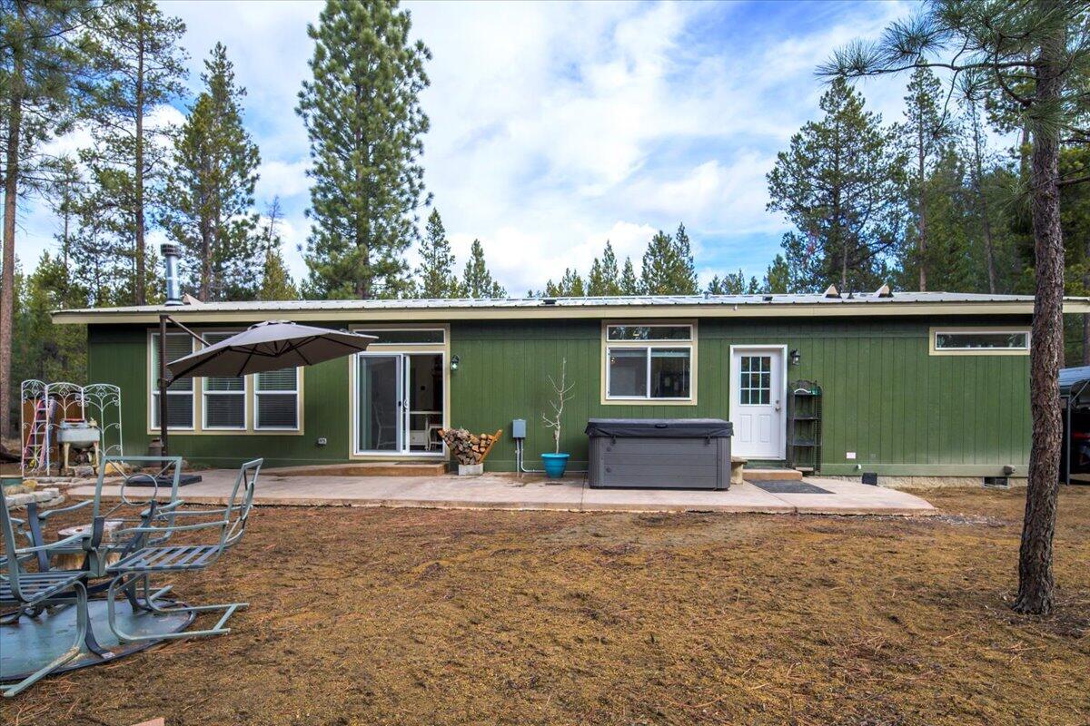 15461 Federal Road La Pine, OR 97739 - Photo 53 of 68 Hot tub included