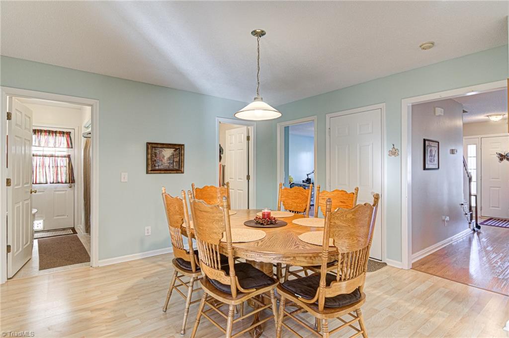 324 Ridgeland Drive High Point, NC 27262 - Photo 12 of 35 Gallery Image 12