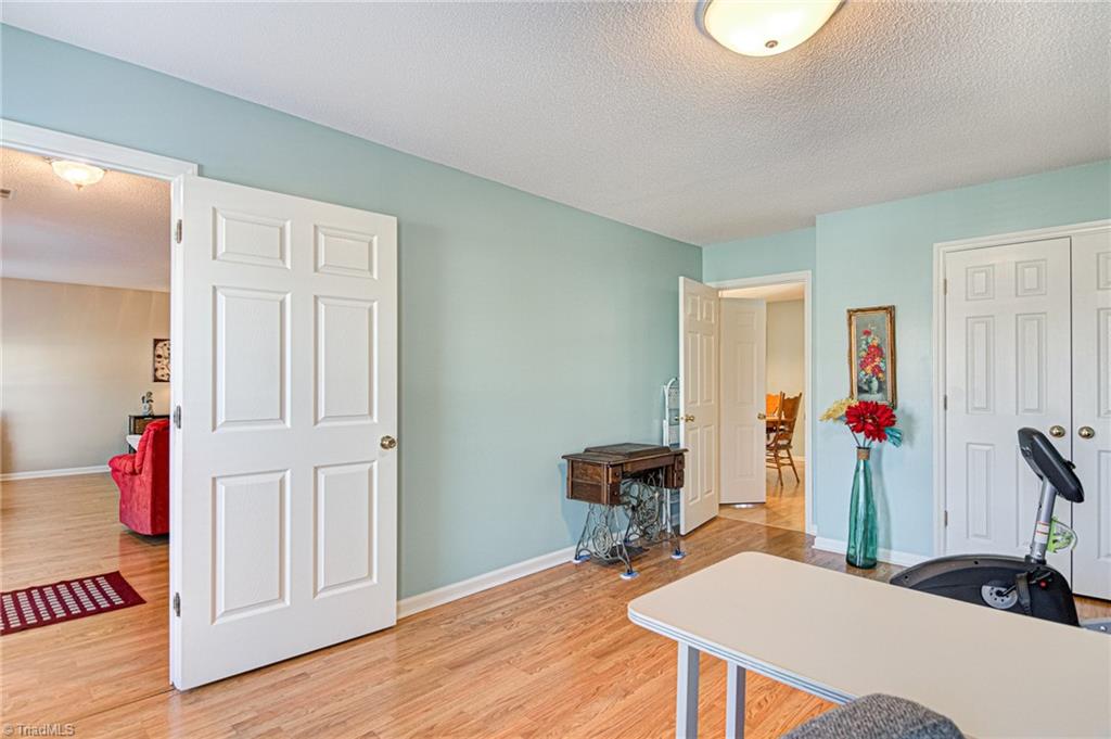324 Ridgeland Drive High Point, NC 27262 - Photo 13 of 35 Gallery Image 13