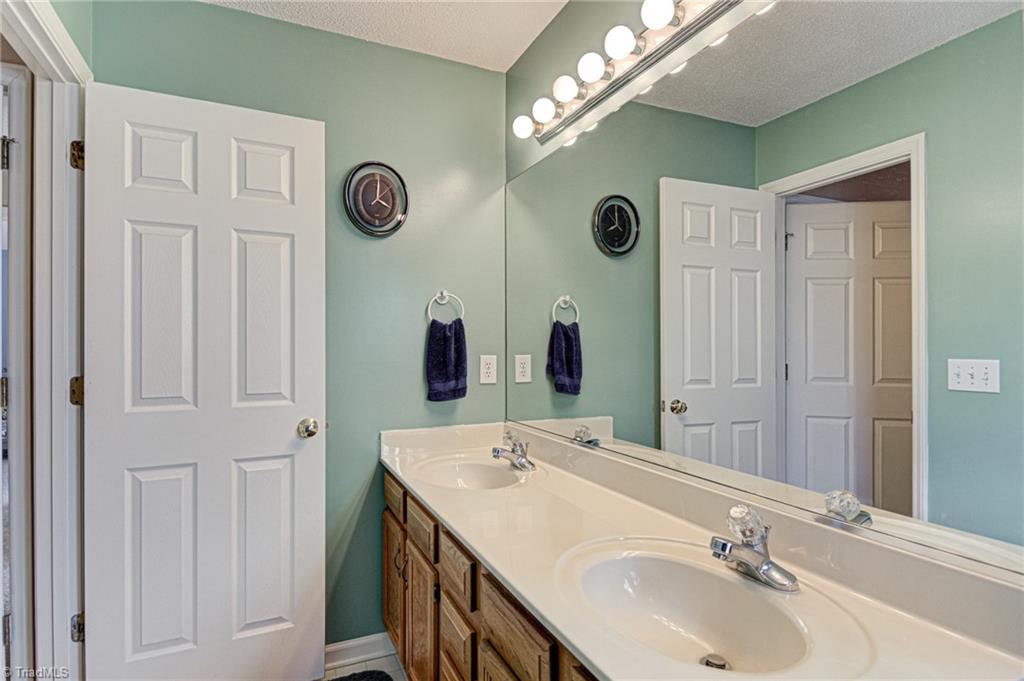 324 Ridgeland Drive High Point, NC 27262 - Photo 23 of 35 Gallery Image 23
