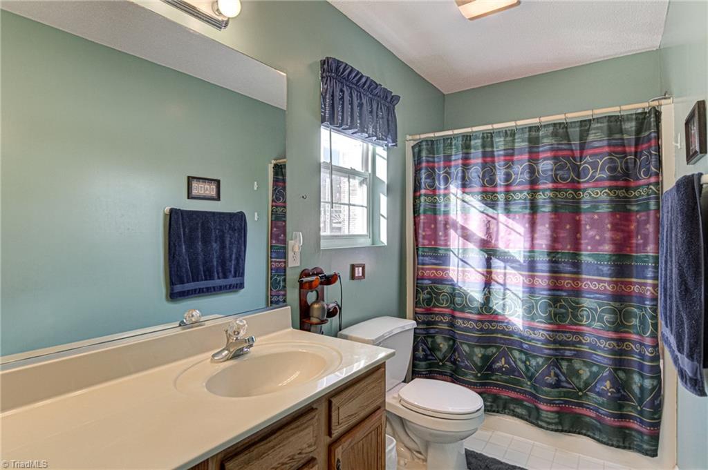 324 Ridgeland Drive High Point, NC 27262 - Photo 24 of 35 Gallery Image 24