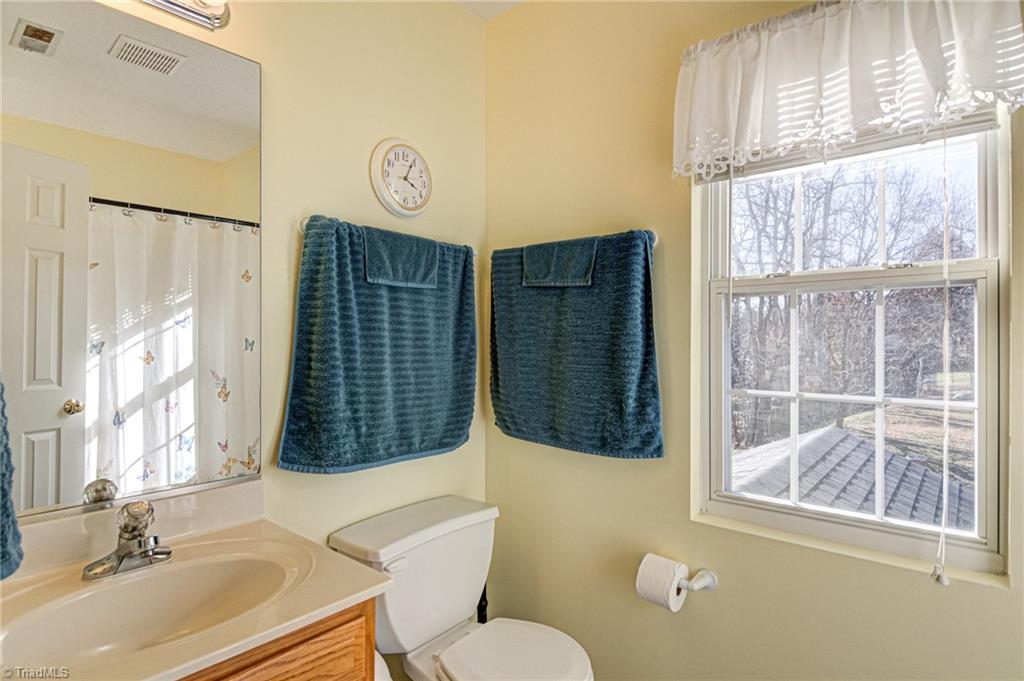 324 Ridgeland Drive High Point, NC 27262 - Photo 27 of 35 Gallery Image 27