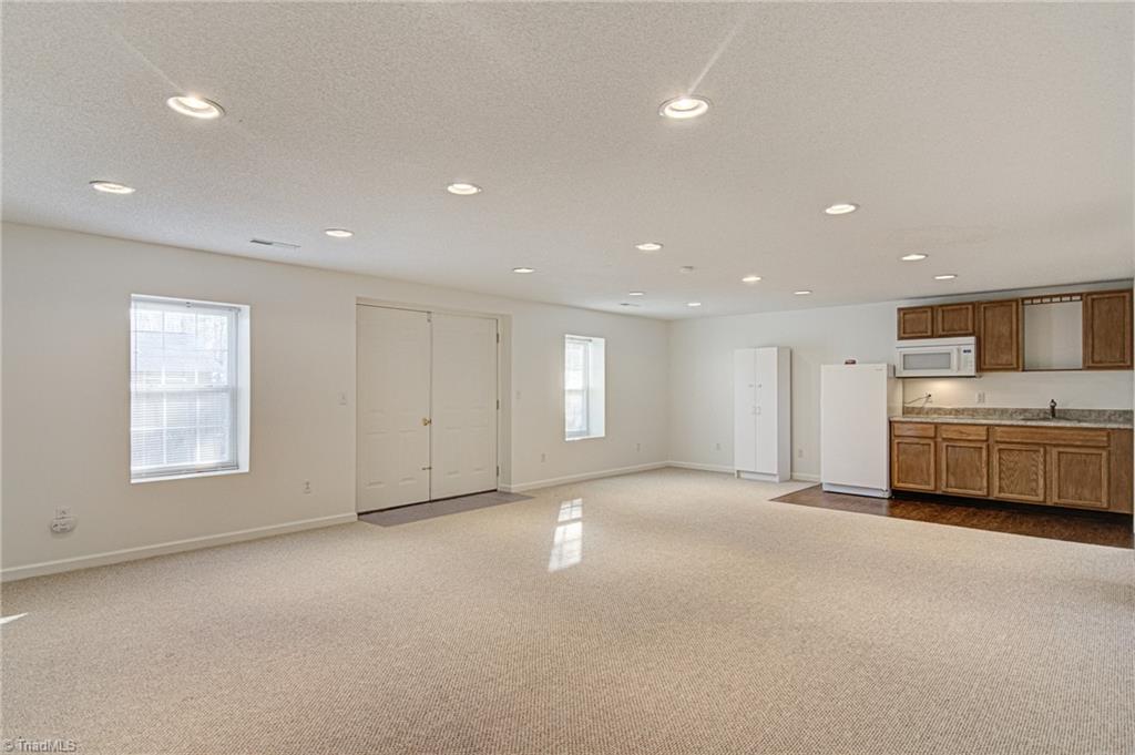 324 Ridgeland Drive High Point, NC 27262 - Photo 28 of 35 Gallery Image 28