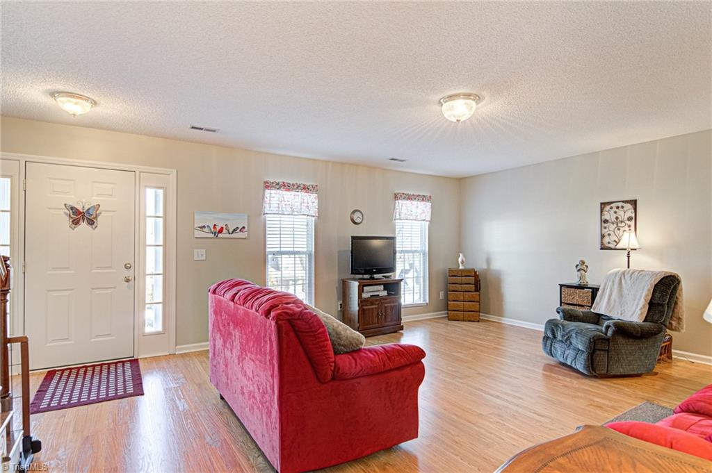 324 Ridgeland Drive High Point, NC 27262 - Photo 5 of 35 Gallery Image 5