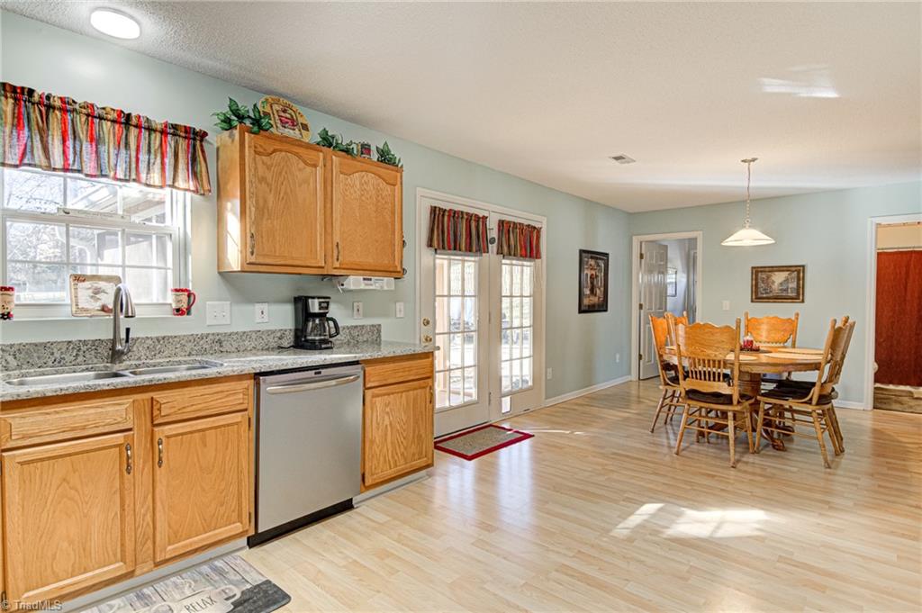 324 Ridgeland Drive High Point, NC 27262 - Photo 8 of 35 Gallery Image 8