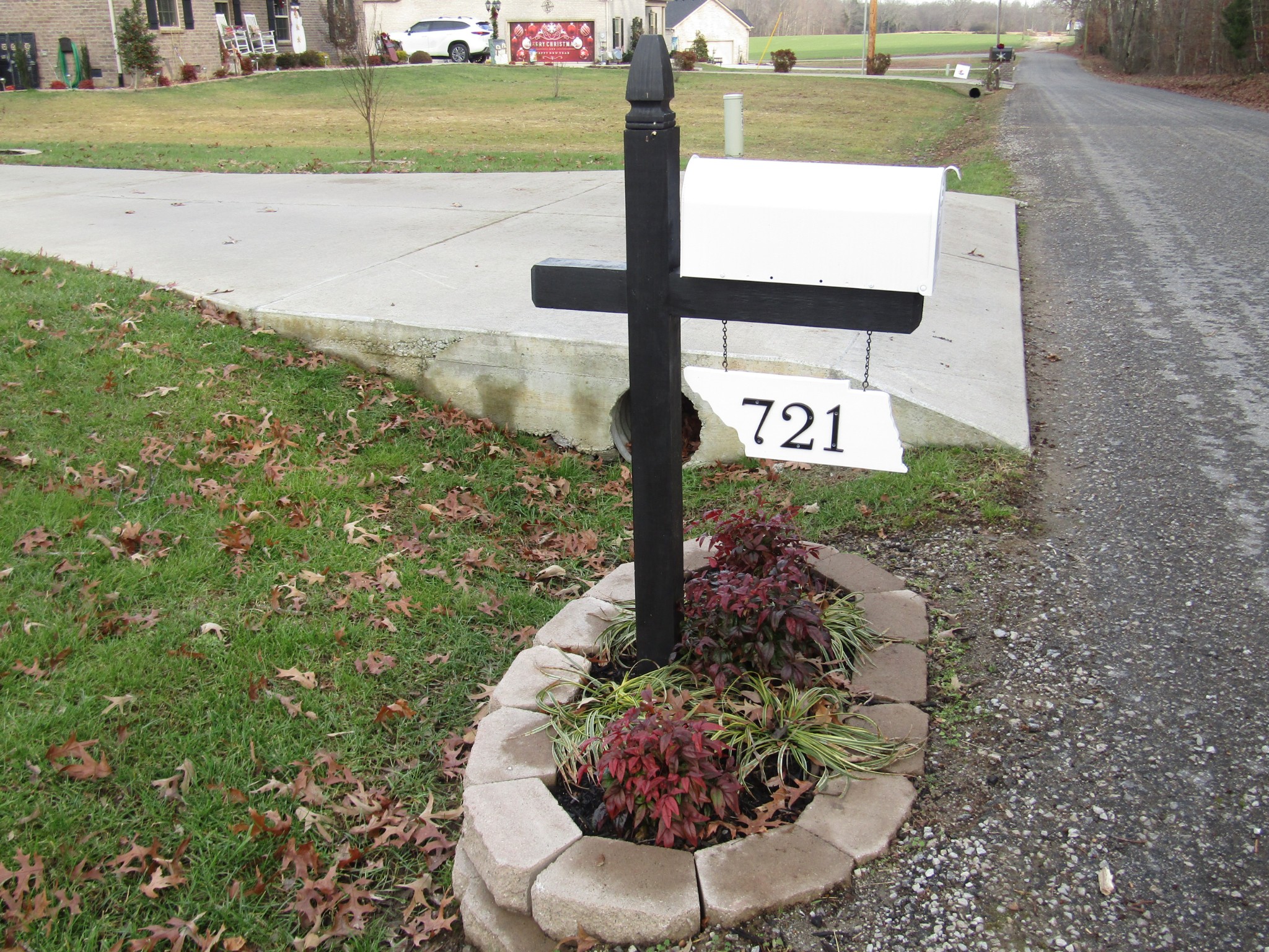 721 Elrod Road Manchester, TN 37355 - Photo 40 of 41 a sign that is on the side of the road