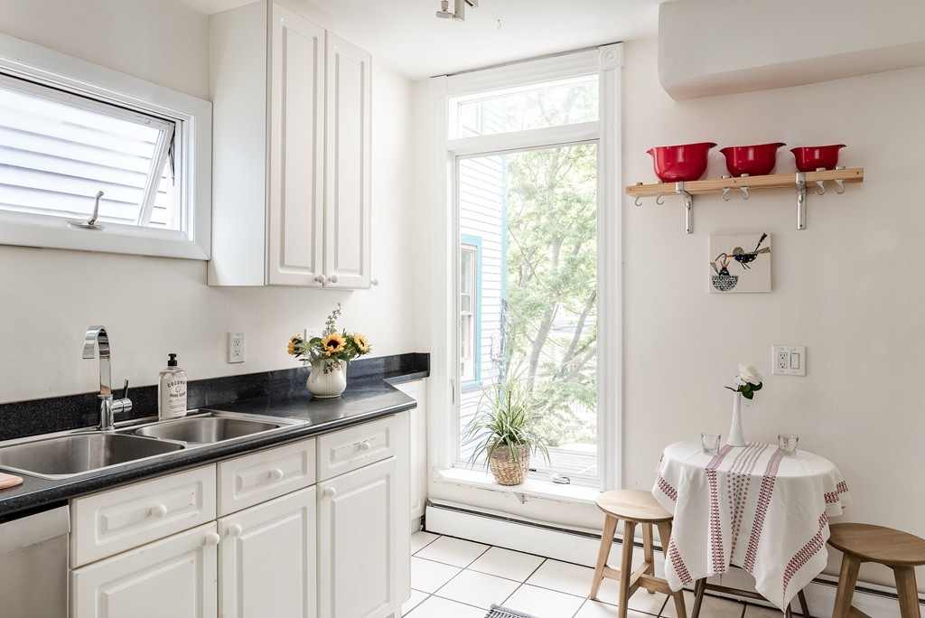 104 Pleasant Street, Unit 2 Cambridge, MA 02139 - Photo 5 of 12