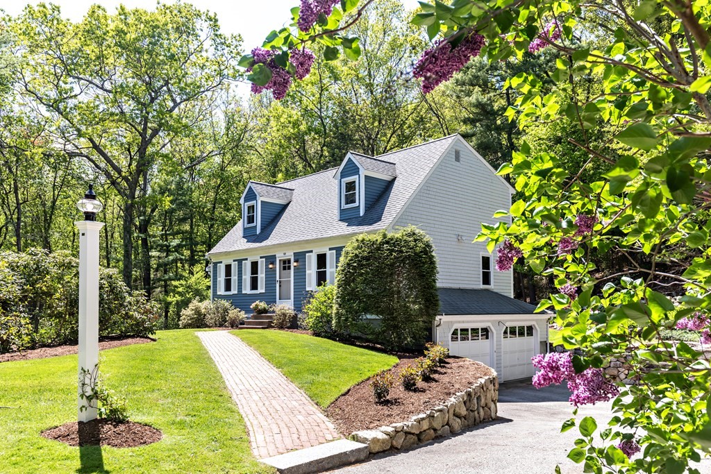 105 Smoke Hill Ridge Road Marshfield, MA 02050 - Photo 3 of 39 Gallery Image 3