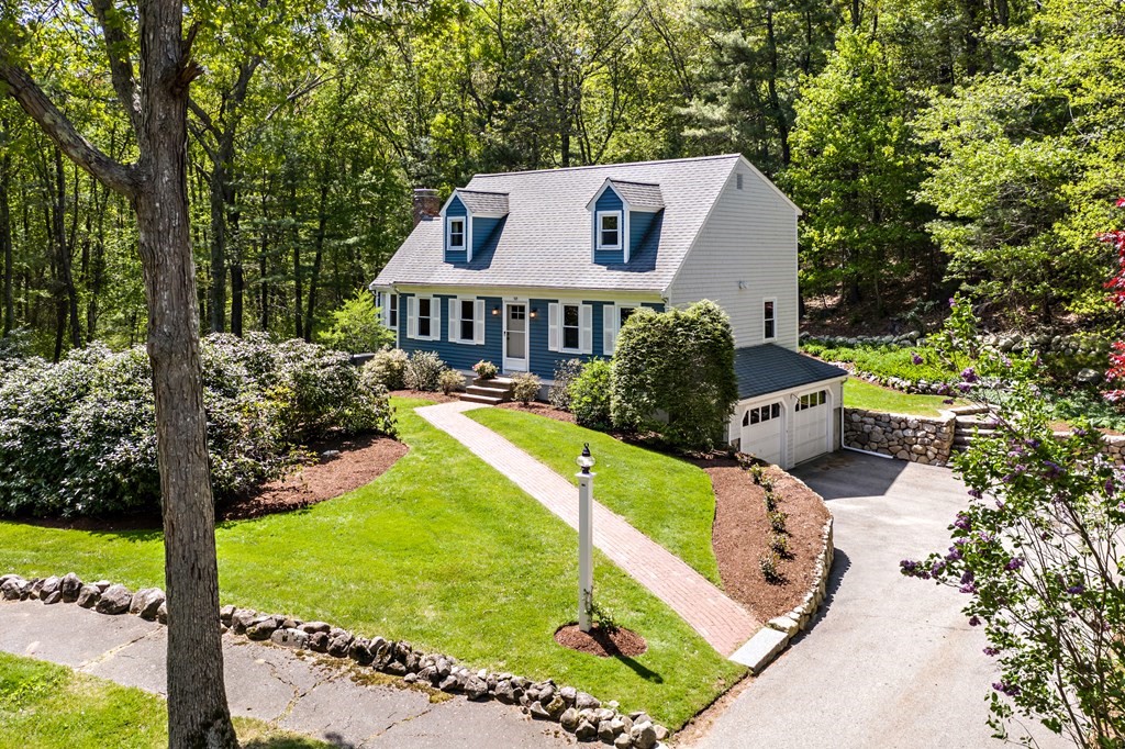 105 Smoke Hill Ridge Road Marshfield, MA 02050 - Photo 4 of 39 Gallery Image 4