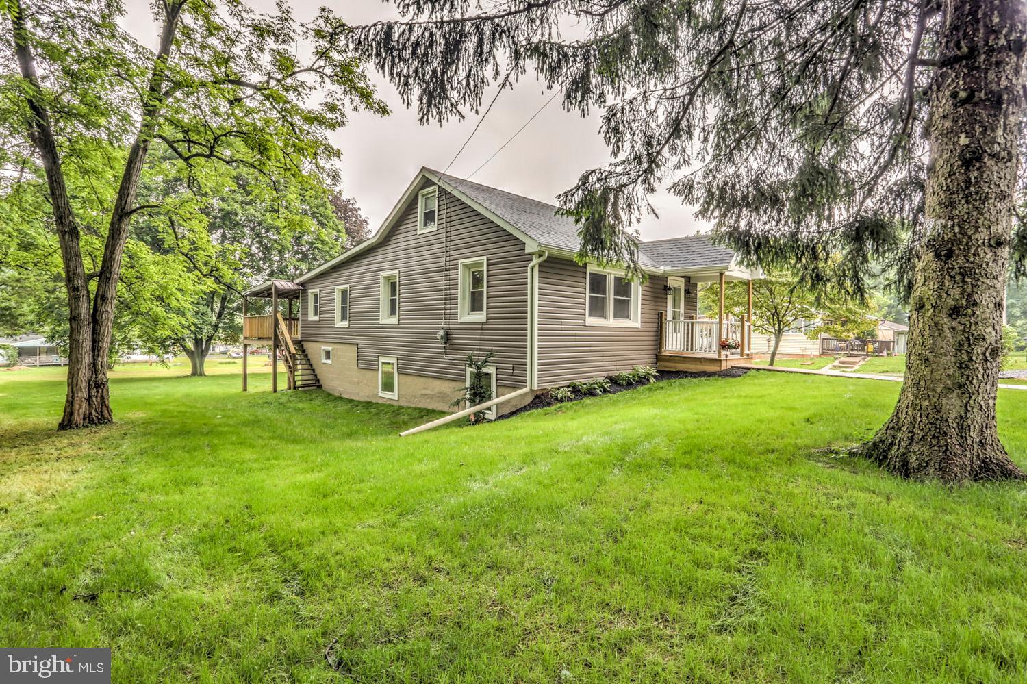 313 Park Avenue Lititz, PA 17543 - Photo 1 of 33 Gallery Image 1