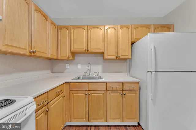 $154,900 | 845 Henri Court, Burlington, NJ 08016