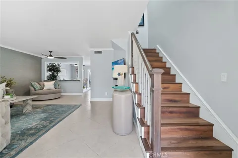 $1,595,000 | 328 Regatta Way, Seal Beach, CA 90740