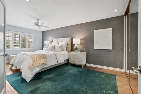 $1,595,000 | 328 Regatta Way, Seal Beach, CA 90740