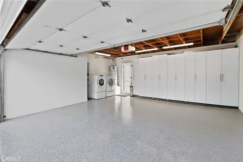 $1,595,000 | 328 Regatta Way, Seal Beach, CA 90740