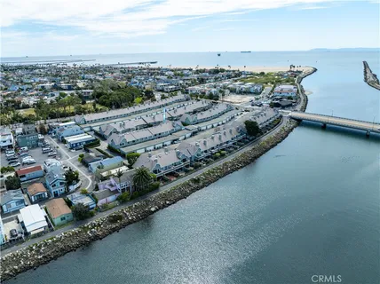 $1,595,000 | 328 Regatta Way, Seal Beach, CA 90740