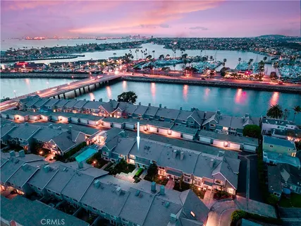 $1,549,000 | 328 Regatta Way, Seal Beach, CA 90740