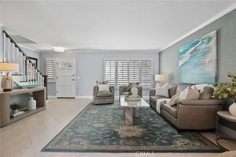 $1,595,000 | 328 Regatta Way, Seal Beach, CA 90740