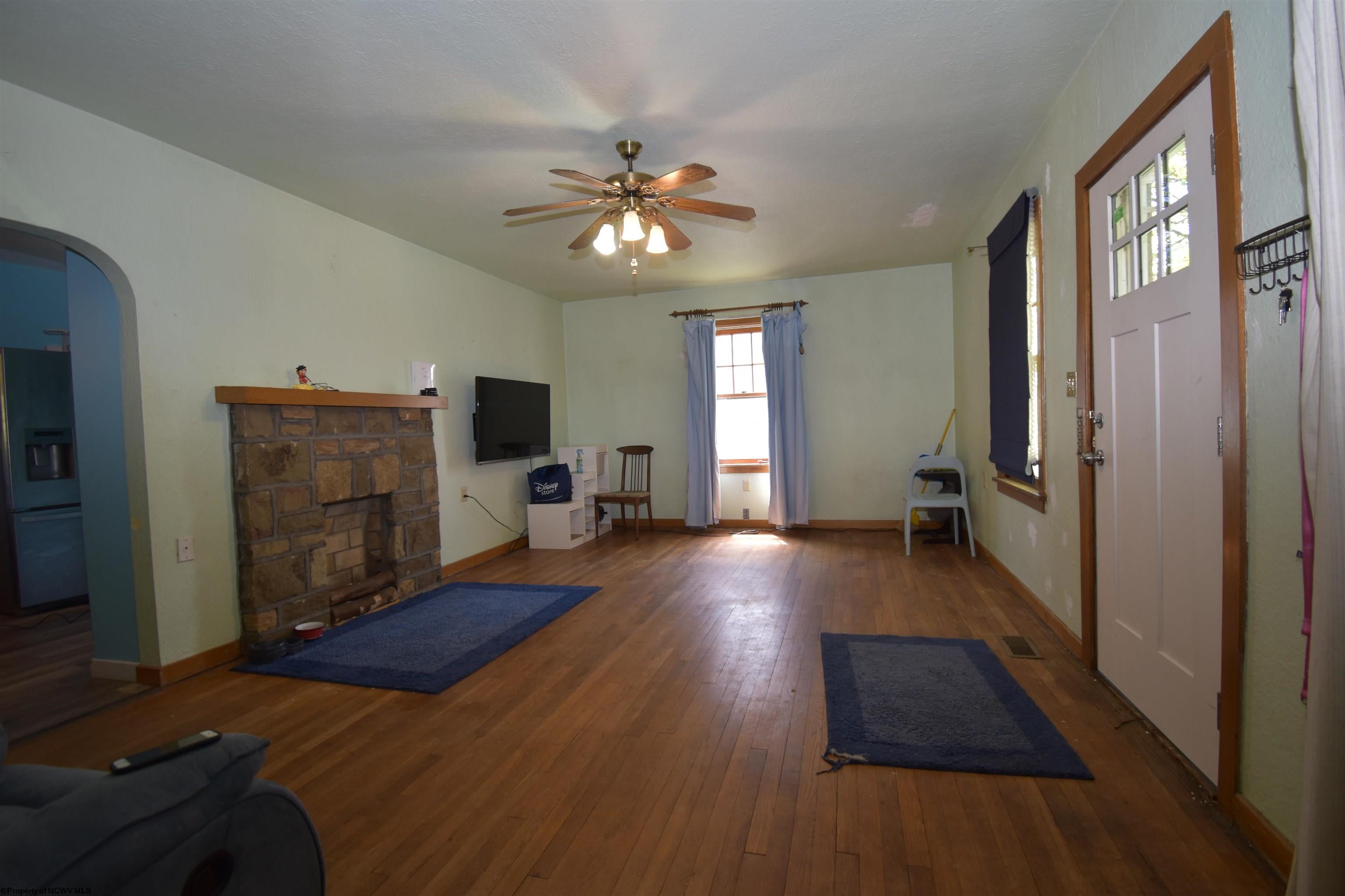 1915 Pleasant Valley Road Fairmont, WV 26554 - Photo 10 of 27 Gallery Image 10