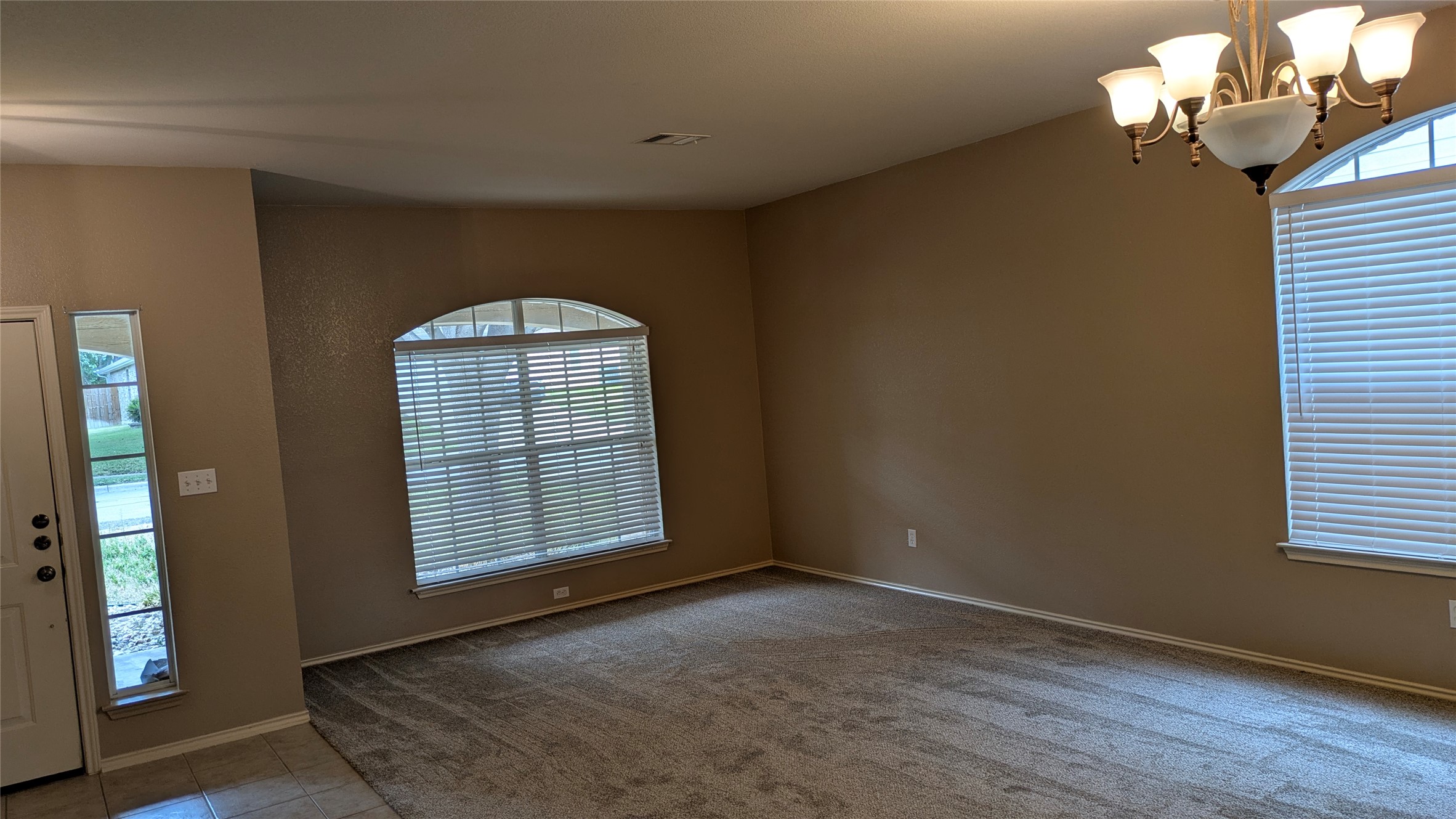 833 Rusk Road Round Rock, TX 78665 - Photo 2 of 15 Living Room