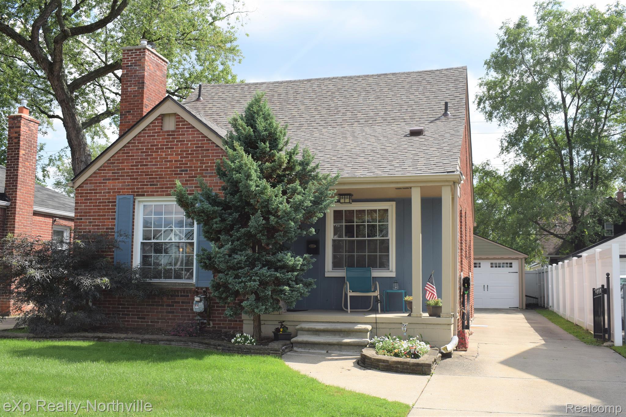 1047 Columbia Road Berkley, MI 48072 - Photo 1 of 38 1047 Columbia Rd - For Sale