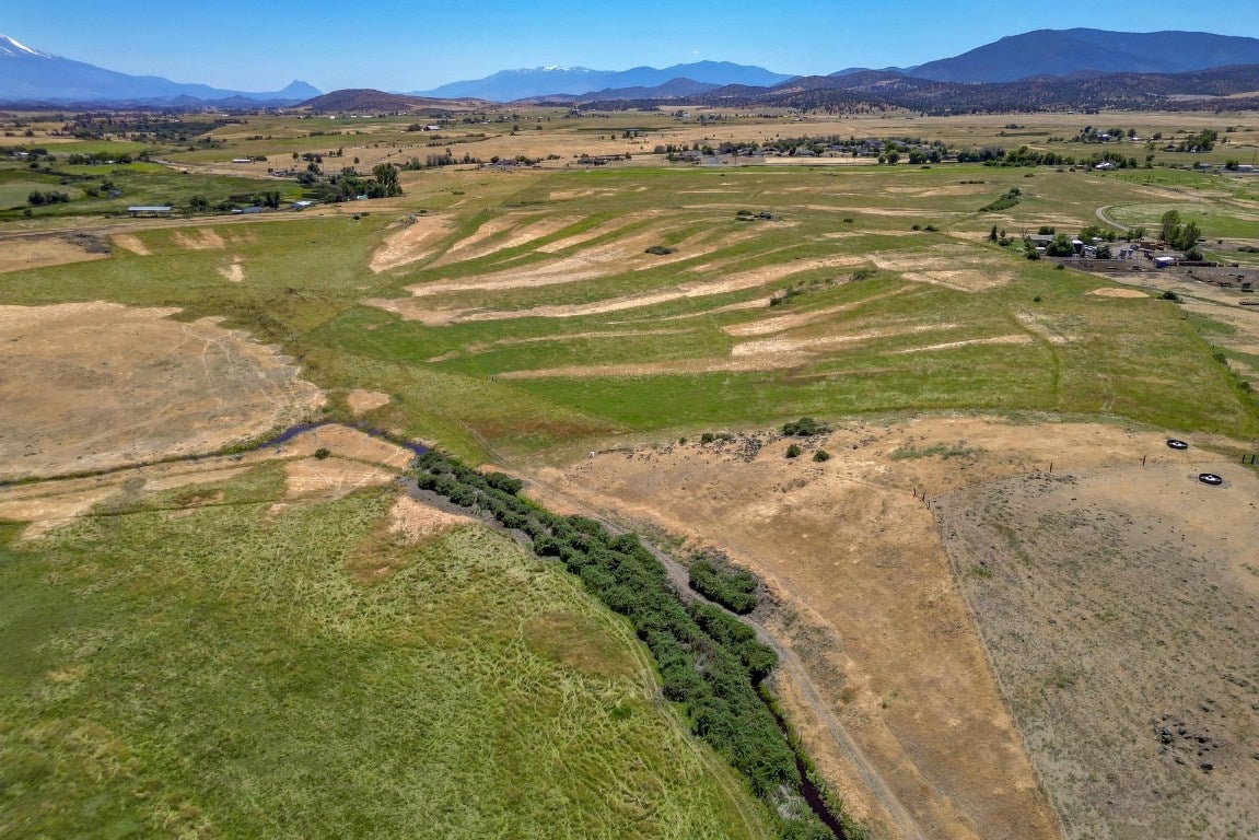 3315 Montague Road Montague, CA 96064 - Photo 25 of 32 Gallery Image 25