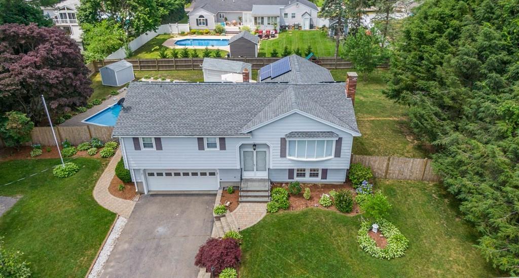 70 Bridle Road Bridgewater, MA 02324 - Photo 2 of 39 Gallery Image 2