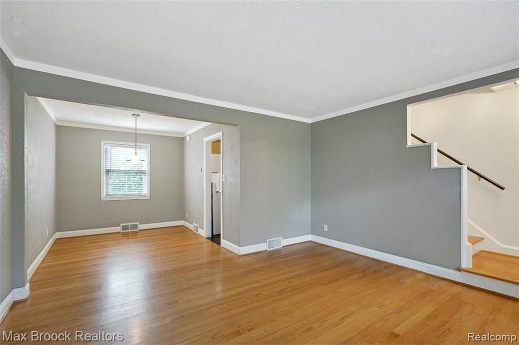 1652 Graefield Road Birmingham, MI 48009 - Photo 3 of 25