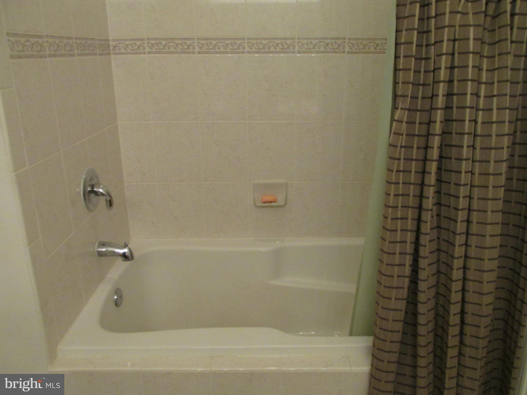 5498 Glenthorne Court, Unit 5498 Rosedale, MD 21237 - Photo 18 of 28 Master with Soaking Tub