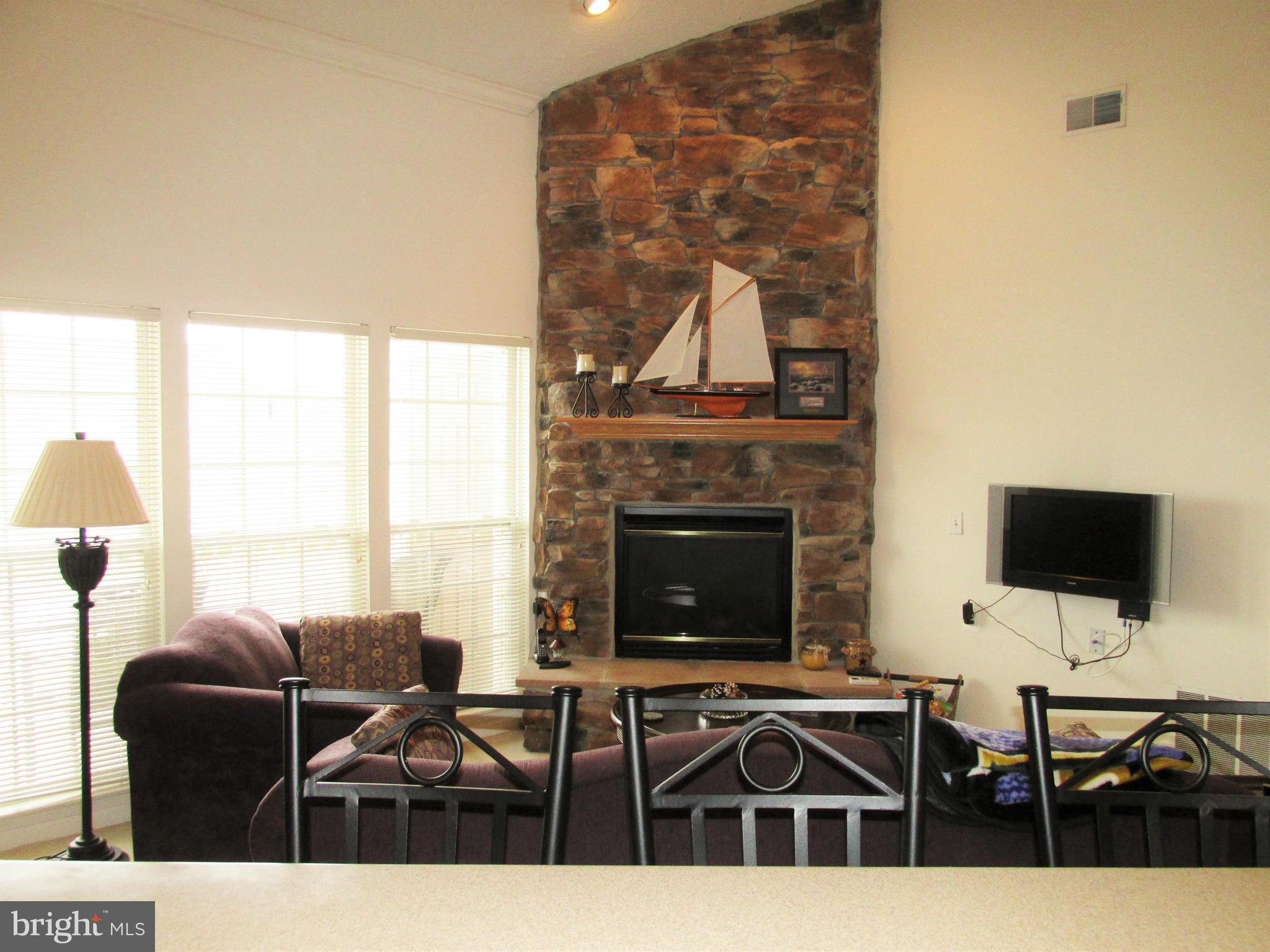 5498 Glenthorne Court, Unit 5498 Rosedale, MD 21237 - Photo 10 of 28 Family Room