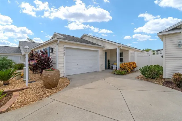 $365,000 | 2498 Yalaha Avenue, The Villages, FL 32162