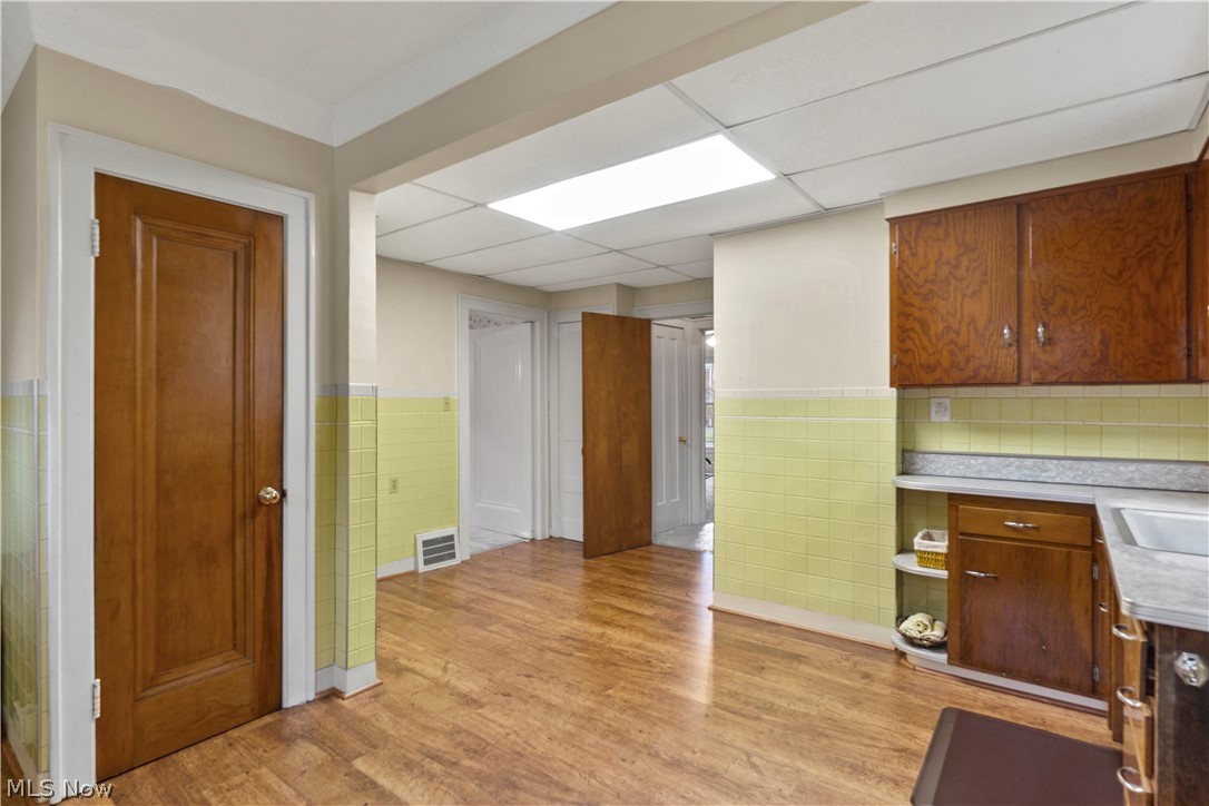 906 Cambridge Road Cleveland Heights, OH 44121 - Photo 9 of 23