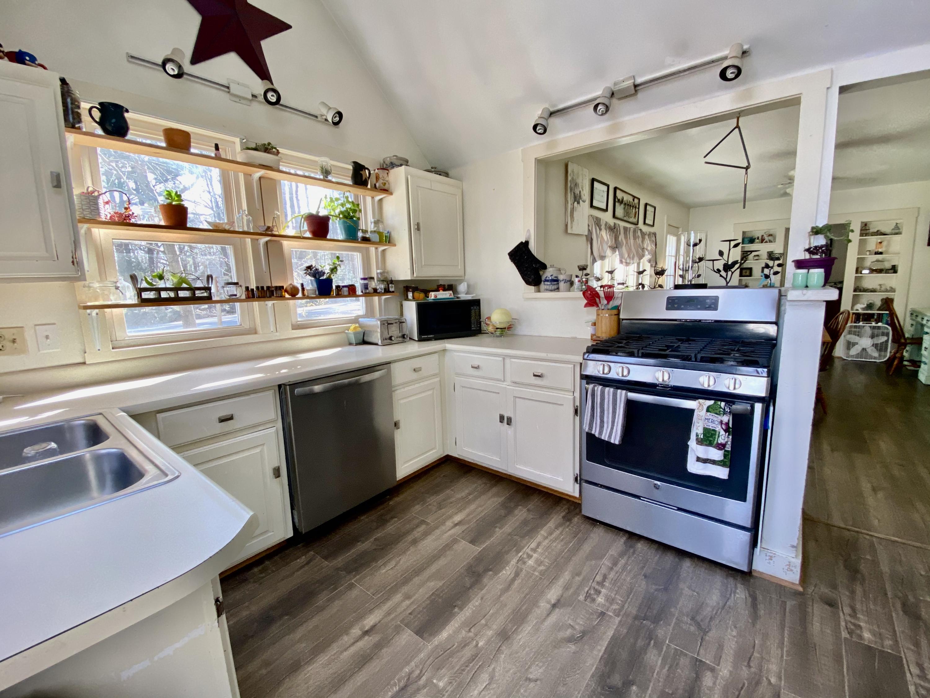 4 Kitchen