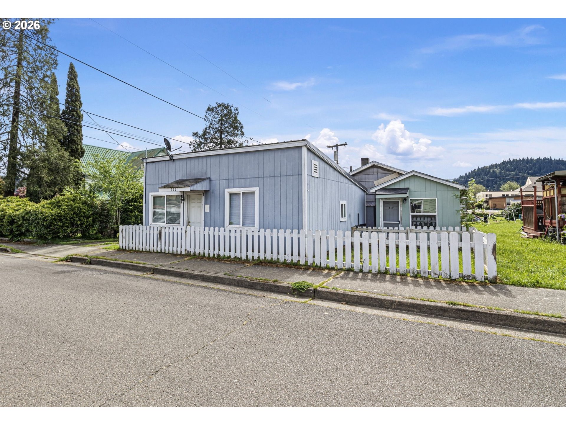 215 2nd Avenue Riddle, OR 97469 - Photo 3 of 46