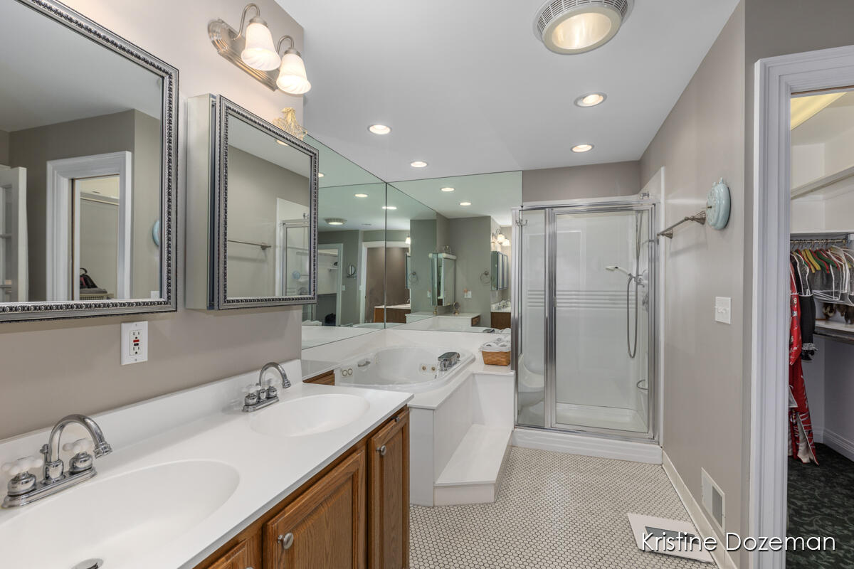 2702 Robinson Road Southeast Grand Rapids, MI 49506 - Photo 24 of 74 IMG_1026