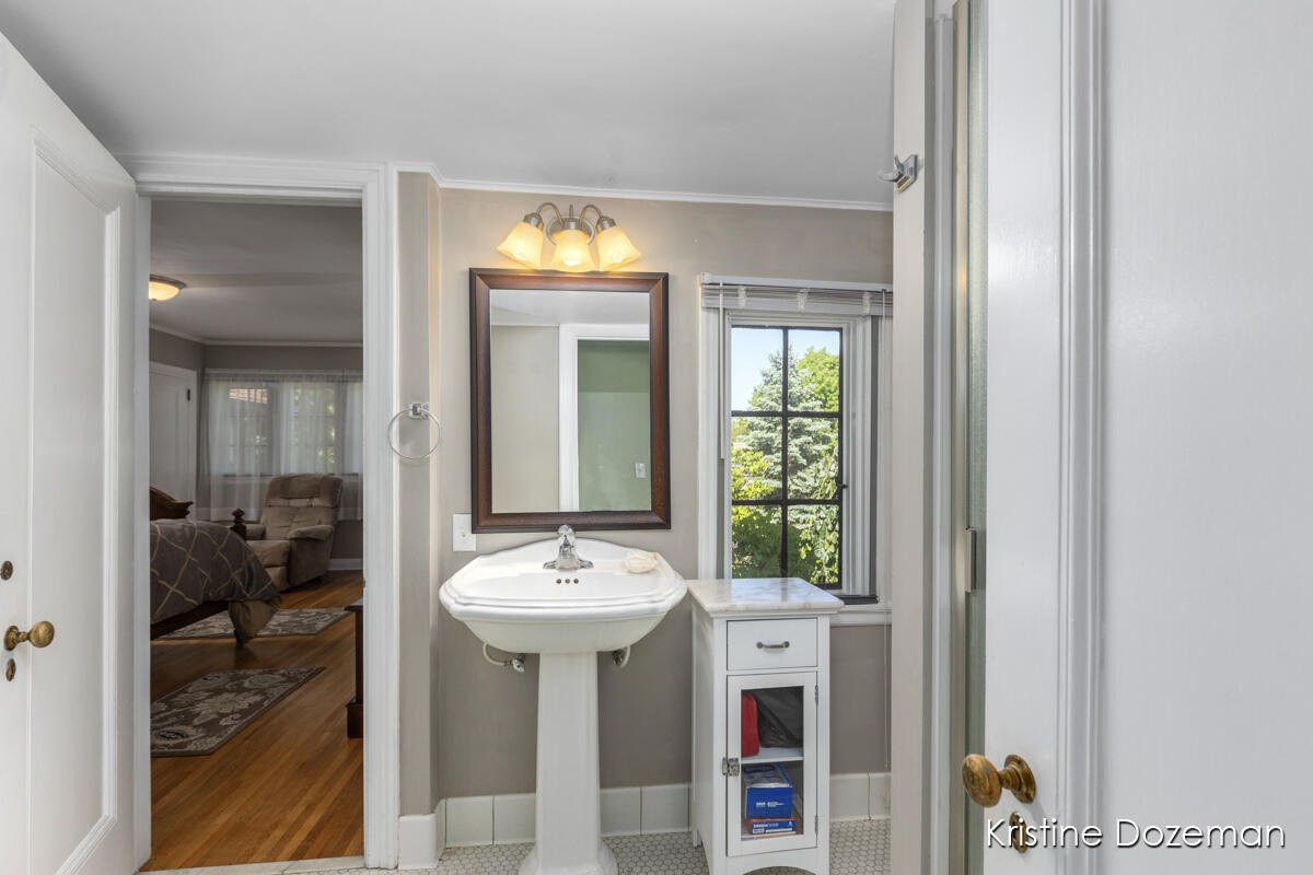 2702 Robinson Road Southeast Grand Rapids, MI 49506 - Photo 28 of 74 IMG_1031