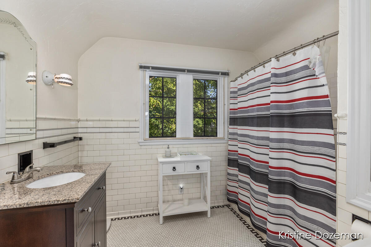 2702 Robinson Road Southeast Grand Rapids, MI 49506 - Photo 35 of 74 IMG_1039