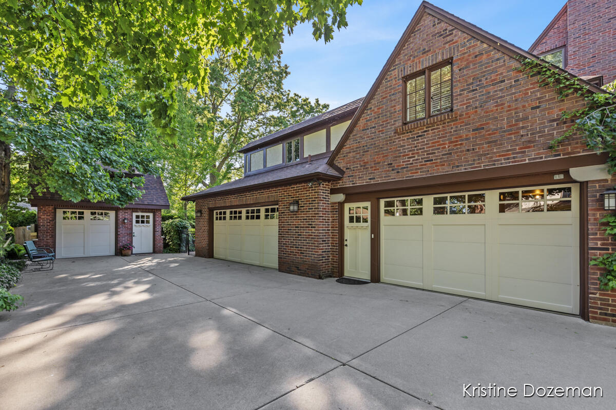 2702 Robinson Road Southeast Grand Rapids, MI 49506 - Photo 44 of 74 IMG_1062