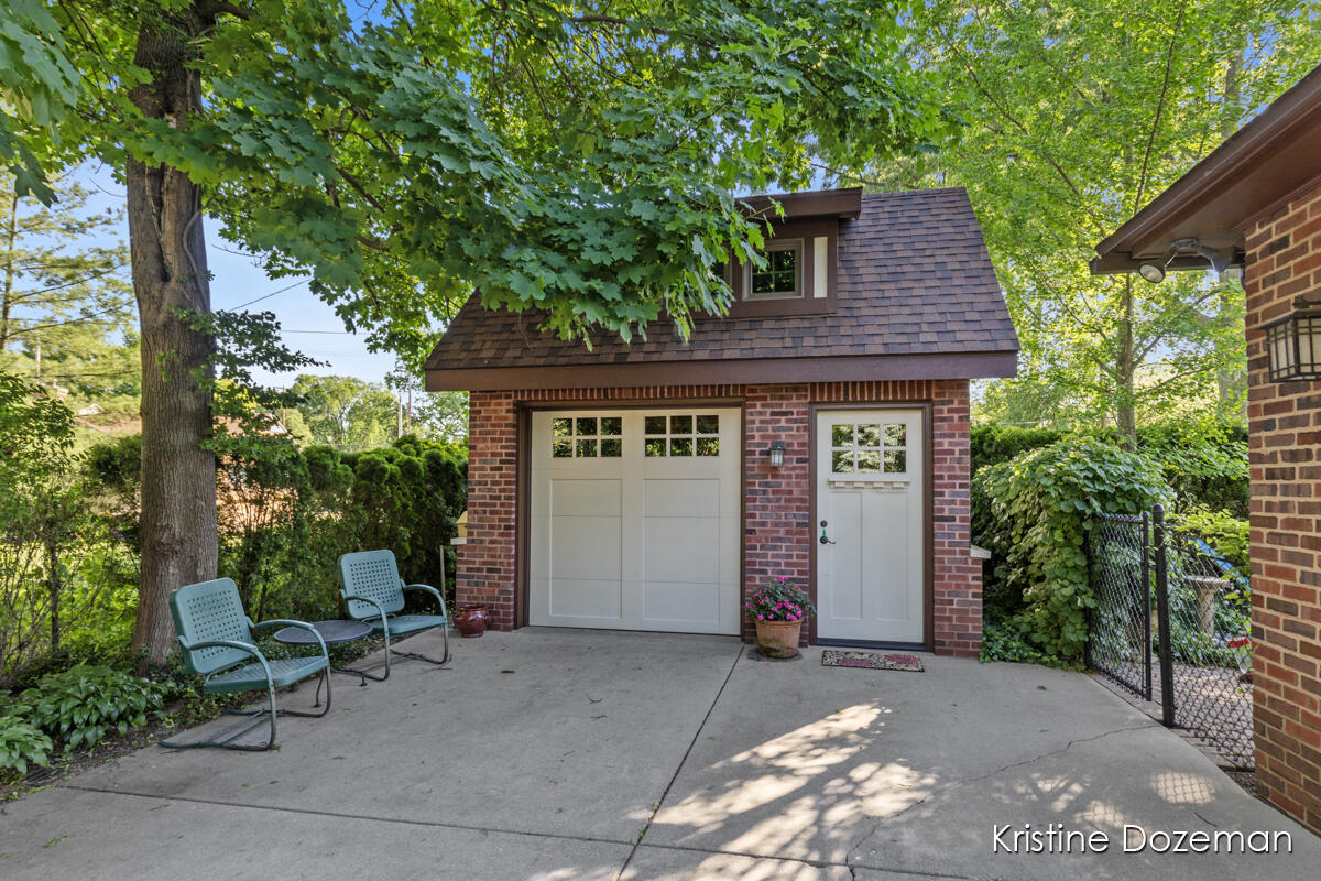 2702 Robinson Road Southeast Grand Rapids, MI 49506 - Photo 48 of 74 IMG_1063