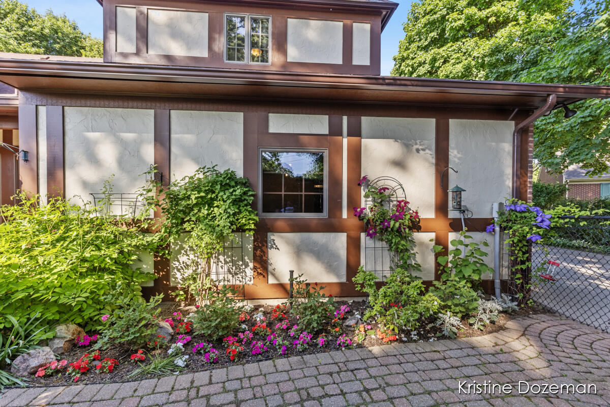2702 Robinson Road Southeast Grand Rapids, MI 49506 - Photo 52 of 74 IMG_1067