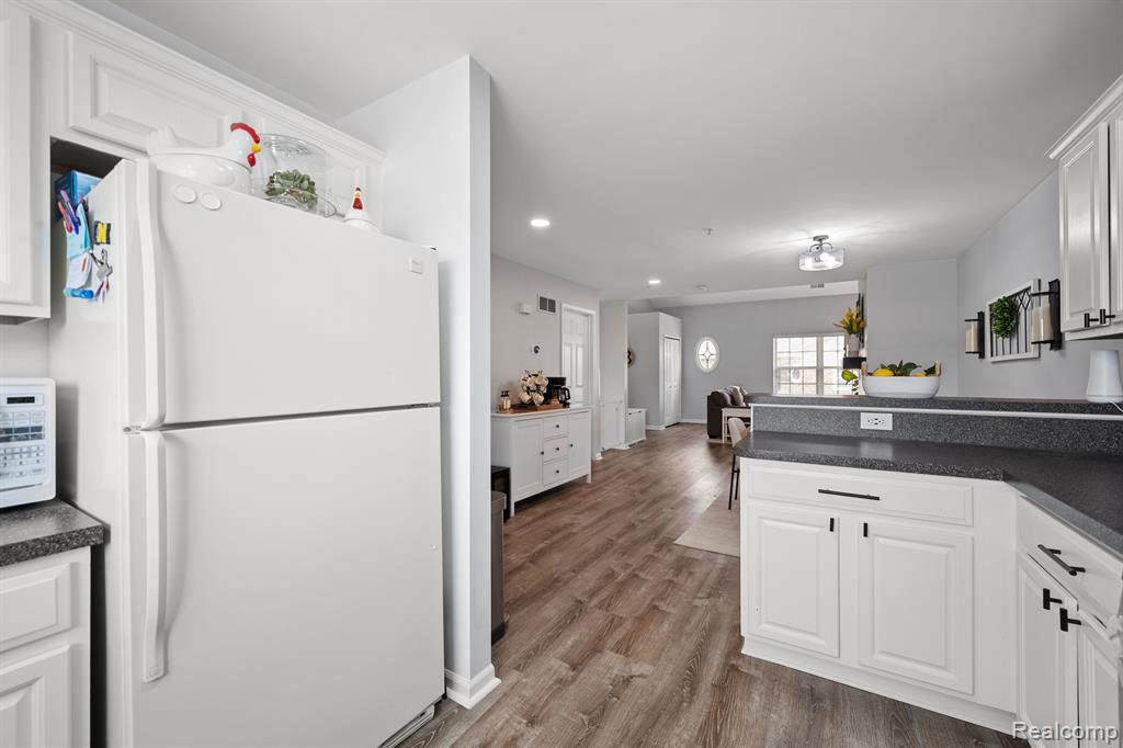 17010 Farmington Road Livonia, MI 48154 - Photo 9 of 28
