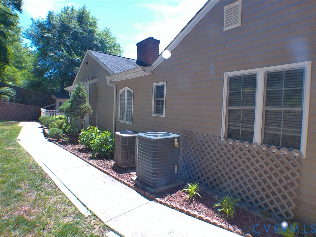9418 North Rinker Drive Mechanicsville, VA 23116 - Photo 6 of 29 Rear of home