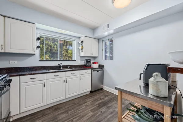 $237,000 | 61 West Pier Drive, Unit 201, Westmont, IL 60559