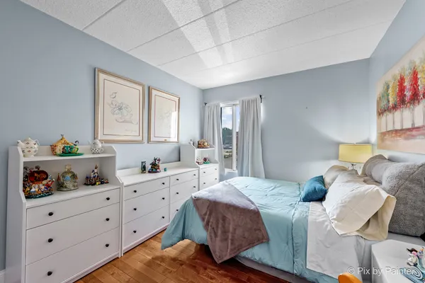 $237,000 | 61 West Pier Drive, Unit 201, Westmont, IL 60559