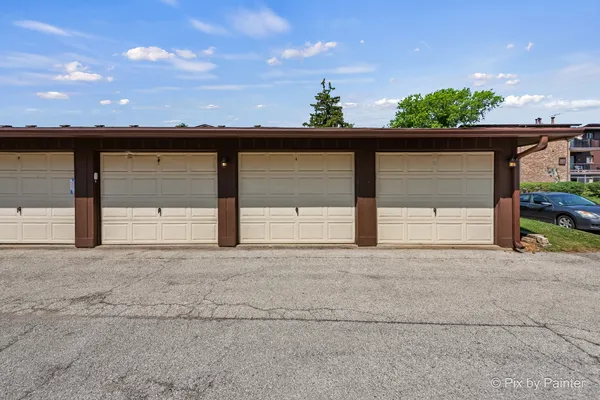 $237,000 | 61 West Pier Drive, Unit 201, Westmont, IL 60559