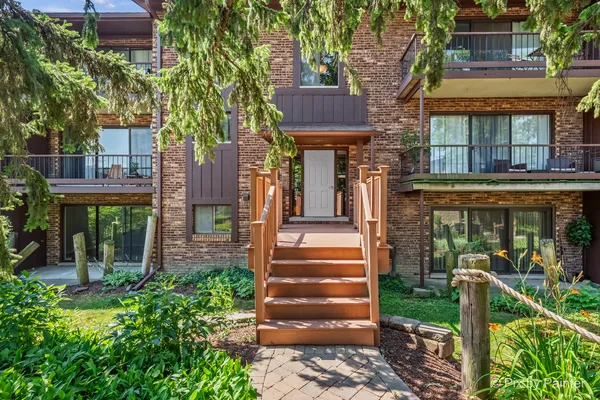 $237,000 | 61 West Pier Drive, Unit 201, Westmont, IL 60559