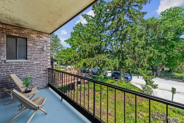 $237,000 | 61 West Pier Drive, Unit 201, Westmont, IL 60559