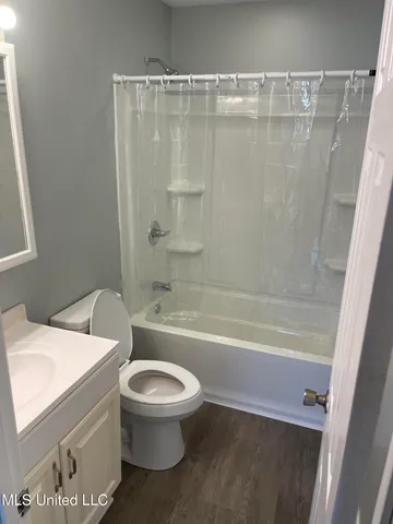 $1,300 | 1707 McLaurin Street, Waveland, MS 39576