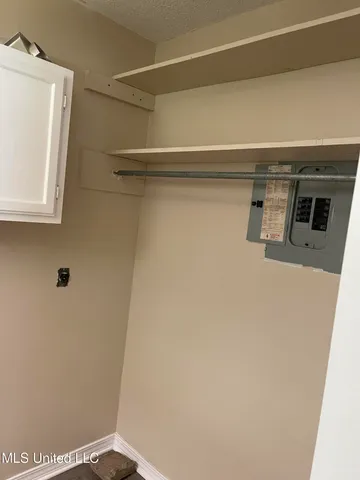 $1,300 | 1707 McLaurin Street, Waveland, MS 39576